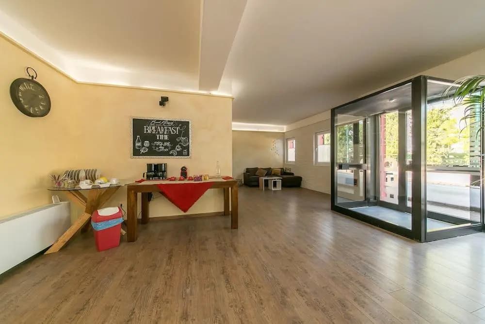 Red Lion Guest House - photo 10