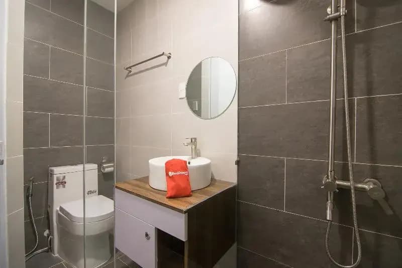 RedDoorz Plus @ Tran Quang Khai Street - photo 10