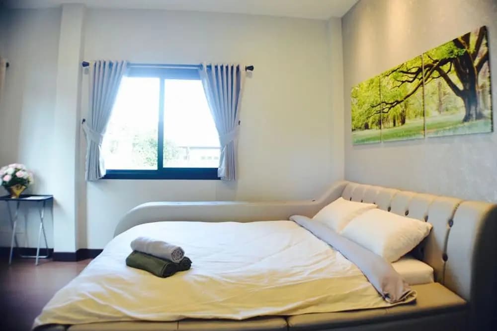 3 Bedroom House @Skytrain - photo 5