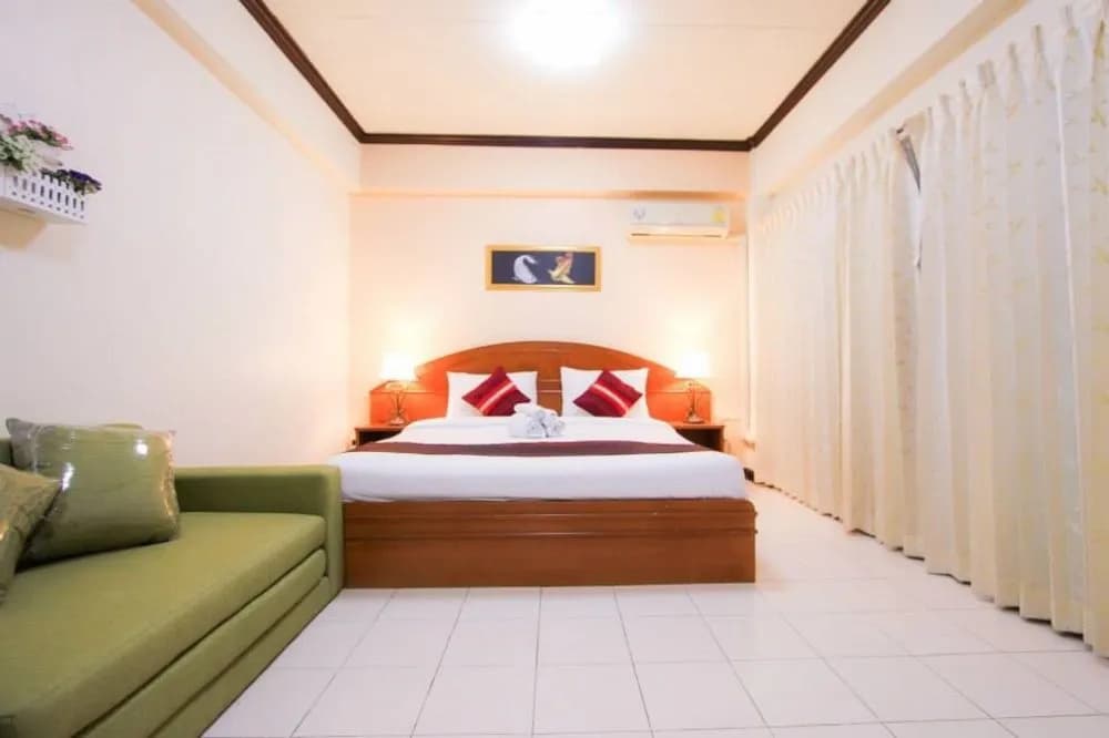 Phuket Holiday Hostel - photo 7