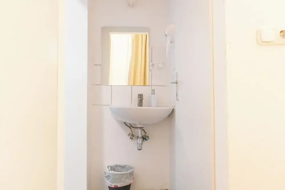 Charming 2BR Apt Close to Westbahnhof - photo 6