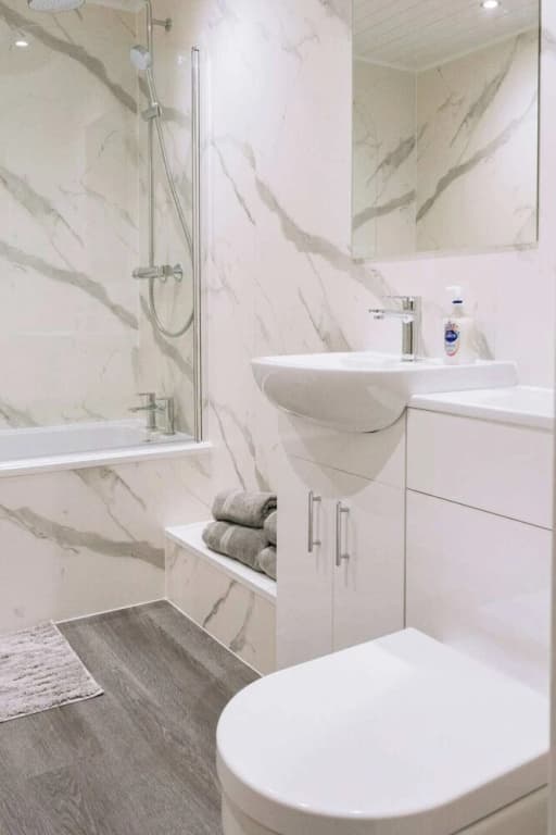 Snug & Serene 2BD Flat - Roseburn - photo 17