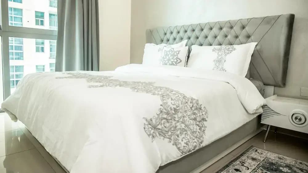 Spacious Apartment in Marina Dubai - photo 6