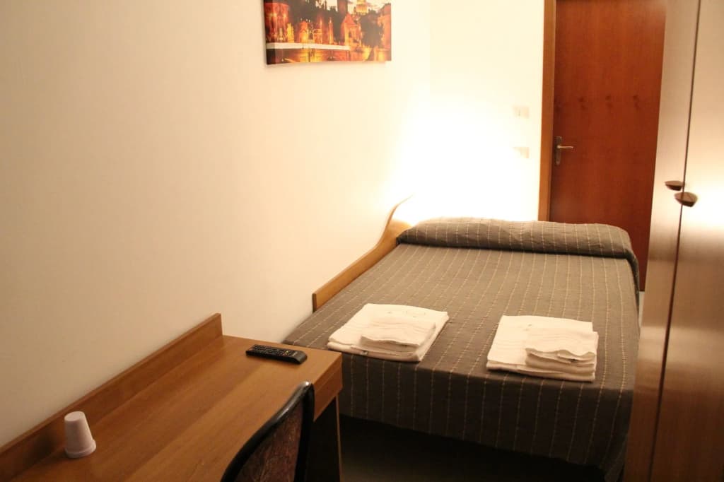 Guest House Brianza Room - photo 22