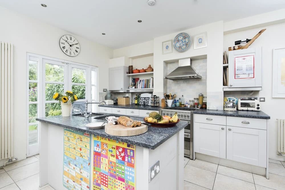 Gorgeous Modern 5BR Family Home - photo 14