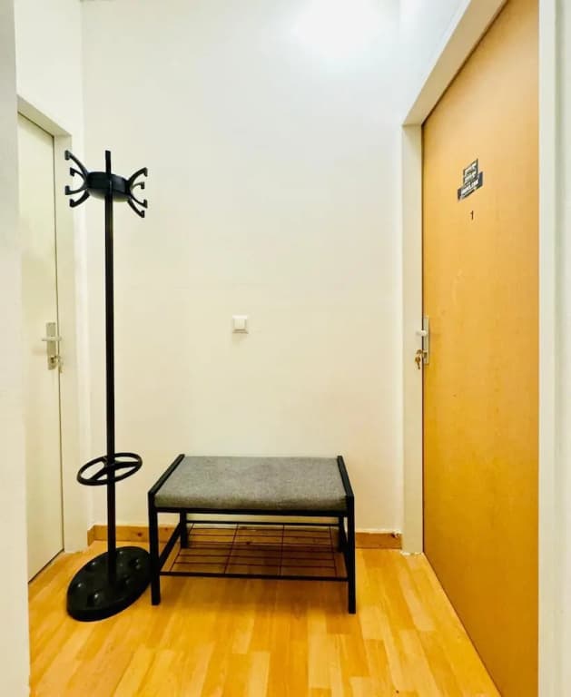 Cozy 2BR Apt Sleeps 6 Direct City Access - photo 9