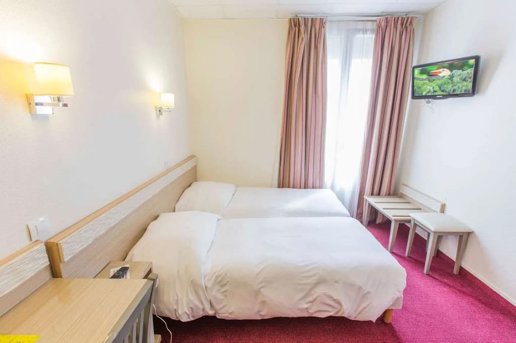 Hotel Lilas Gambetta - photo 30