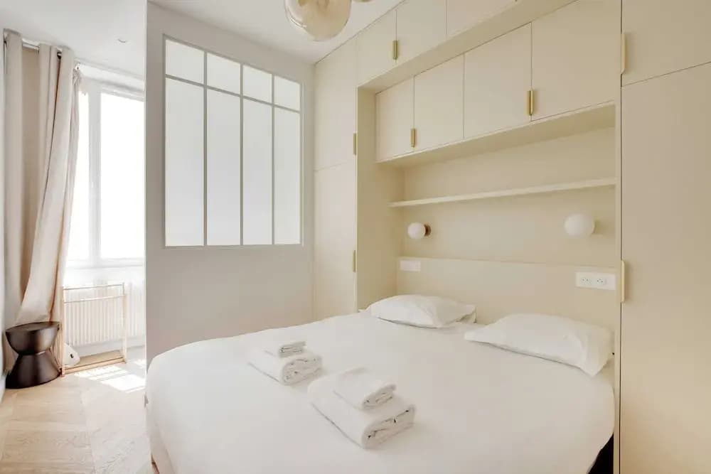 Elegant Apartment -2br/6p - Pere Lachaise - photo 1