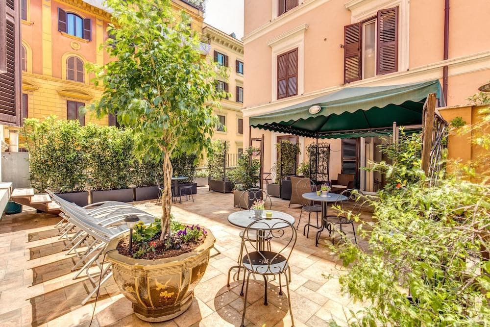 Ecce Roma Guesthouse - photo 14