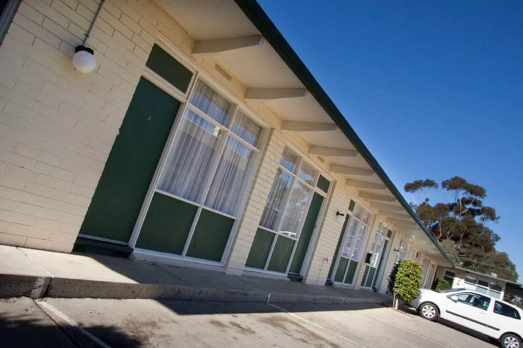 Parkville Motel - photo 12