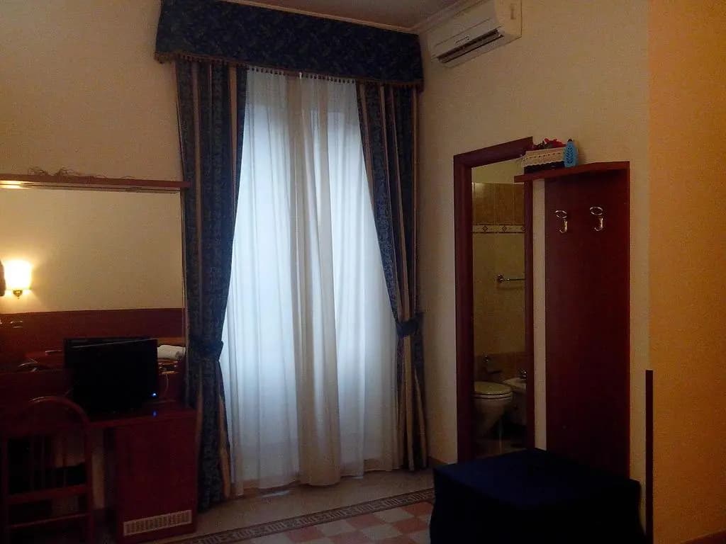 La Dea di Roma - photo 2