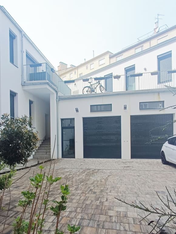 Cozy Apartment with Free Parking - photo 1
