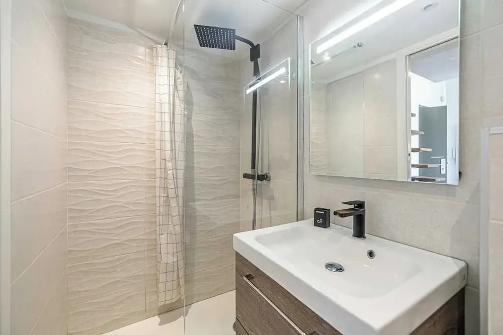 a/c Mezzanine apt 2br/4p - Place Garibaldi - photo 7