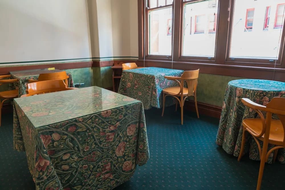 O'Malley's Hotel - photo 14
