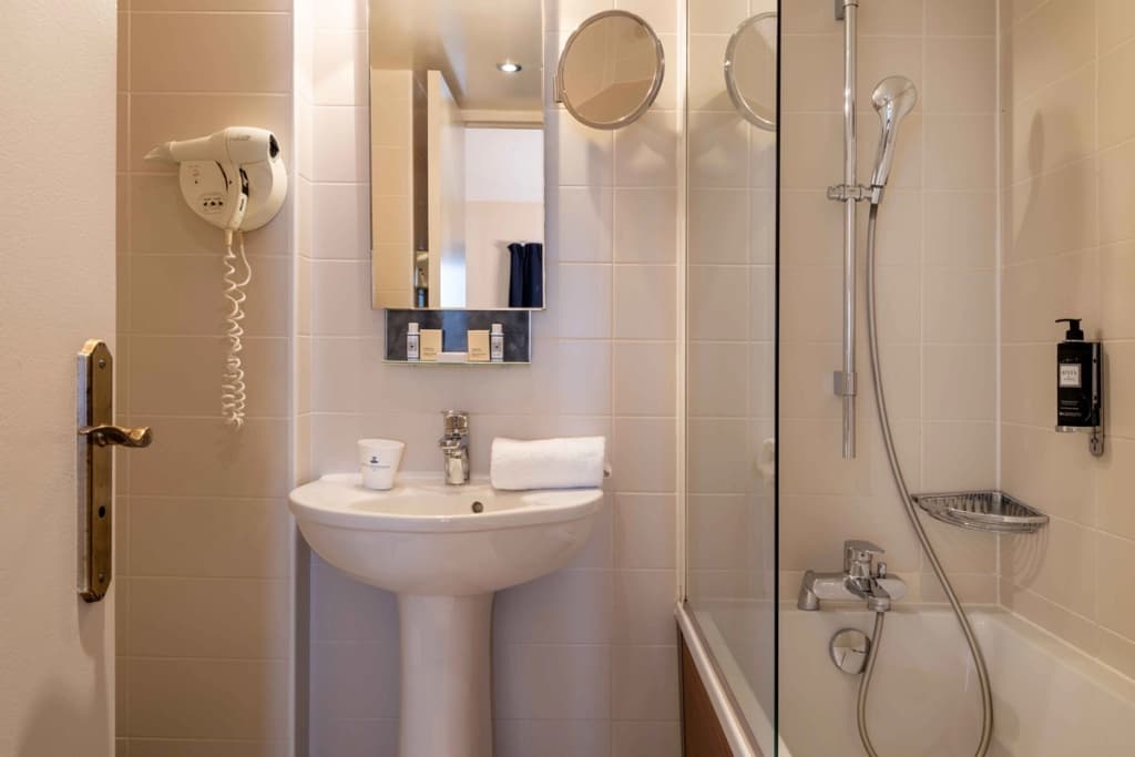 Hotel Queen Mary Paris - photo 32