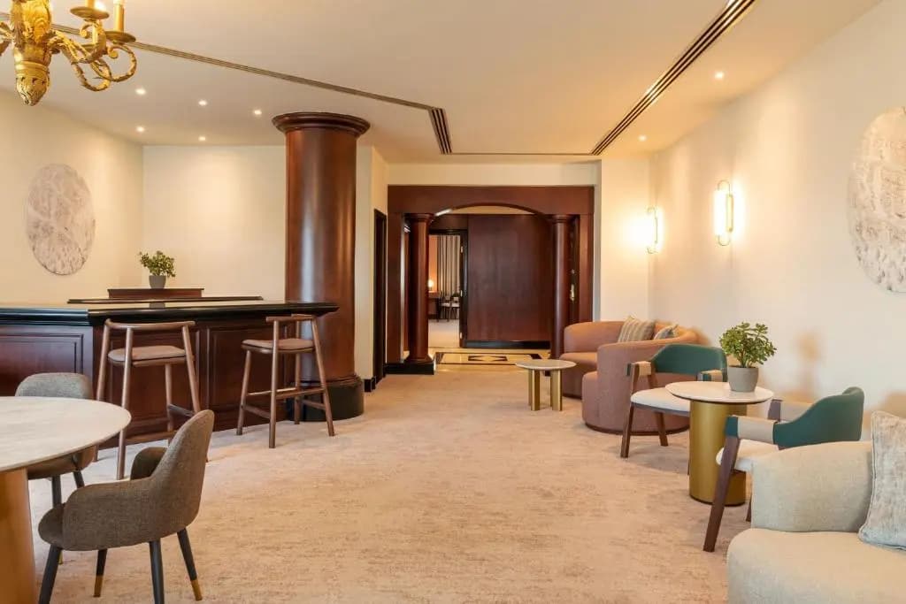 Majestic Cove Hotel - photo 27