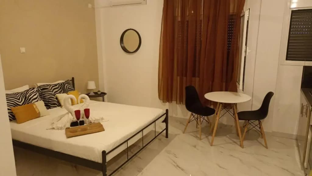 5min metro, Full Kitchen, Central Athens getaway - photo 1