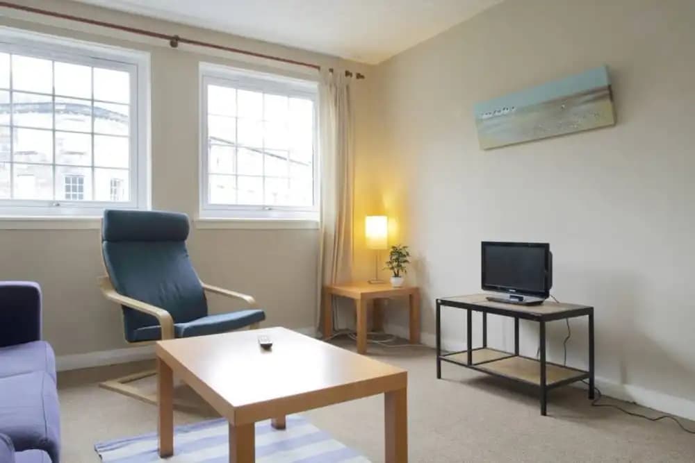 1 Bedroom Apartment By The Meadows - photo 4