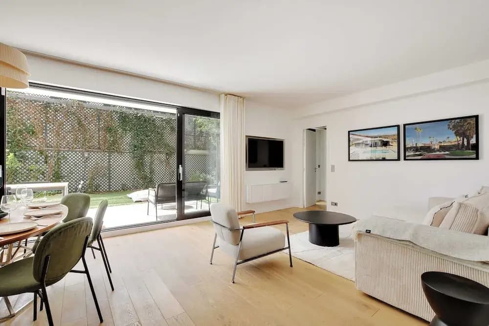 Passy / Eiffel Tower - Amazing 2BR With Garden - photo 6