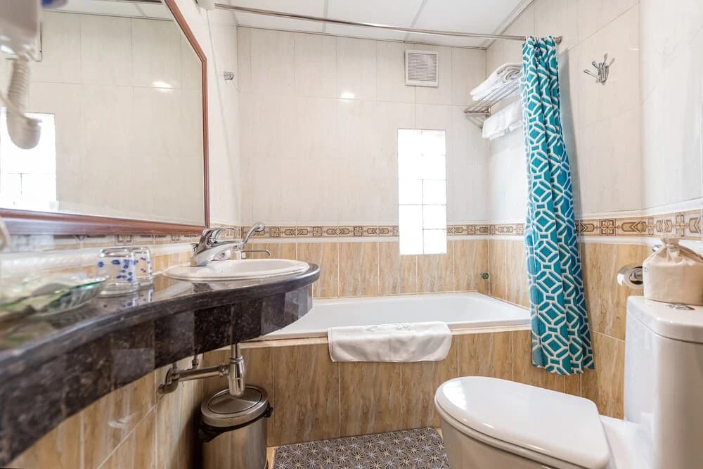 Prince II Hotel - photo 9