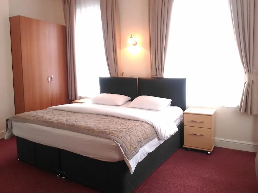 Global Lodge Hotel - photo 4