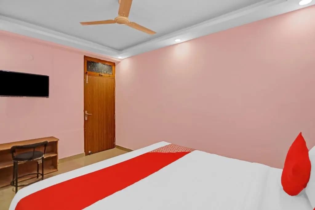OYO 85984 Hotel Happy Spring - photo 2