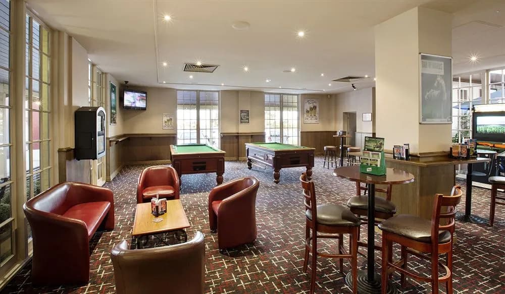 Nightcap at Sylvania Hotel - photo 2