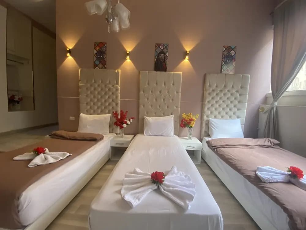La Vida Hotel - photo 2