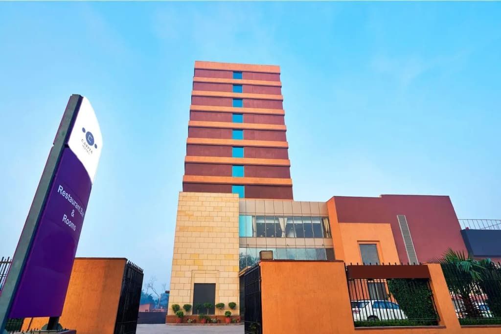 Caspia Hotel New Delhi Shalimar Bagh - photo 27