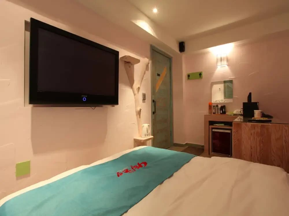 HOTEL April 2nd - photo 6