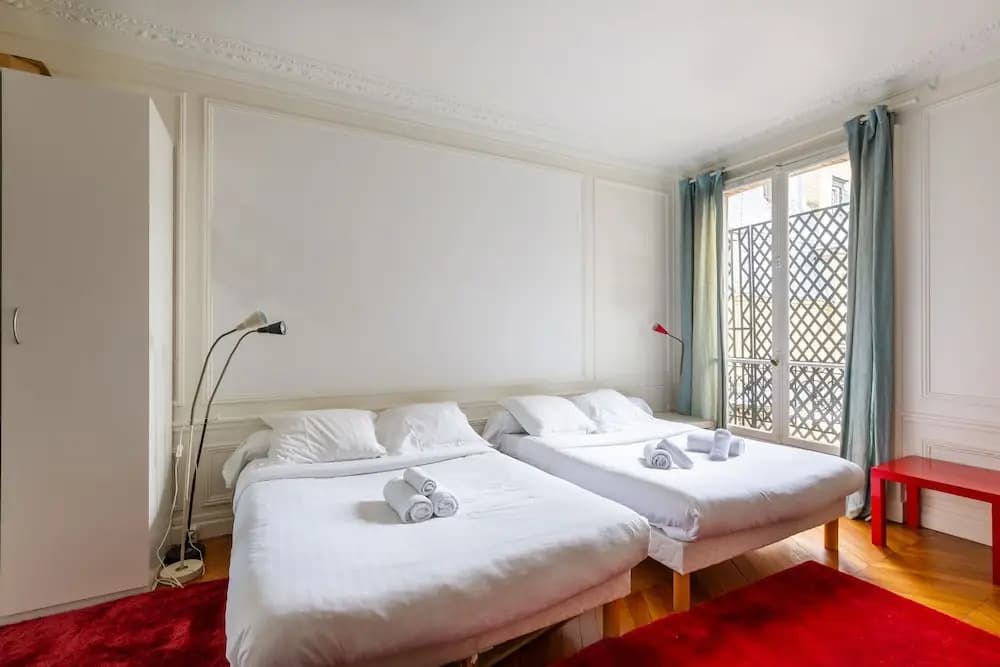 Balcony Bliss steps from the Bois de Boulogne - photo 2