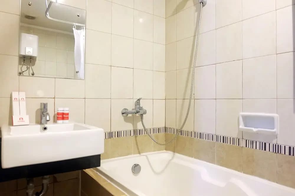 2 BR Central Location Sahid Sudirman Residence By Travelio - photo 8