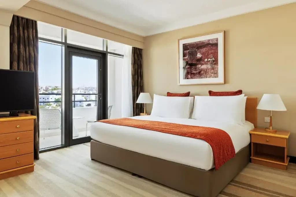 Crowne Plaza Muscat by IHG Hotel - photo 18