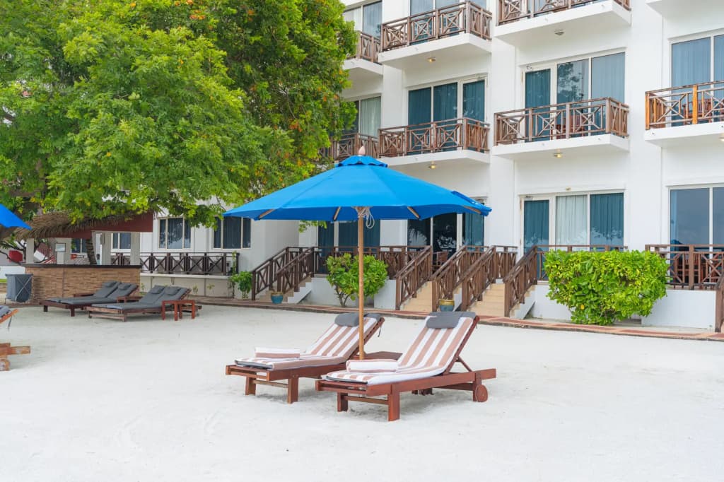Hulhule Island Hotel - photo 7
