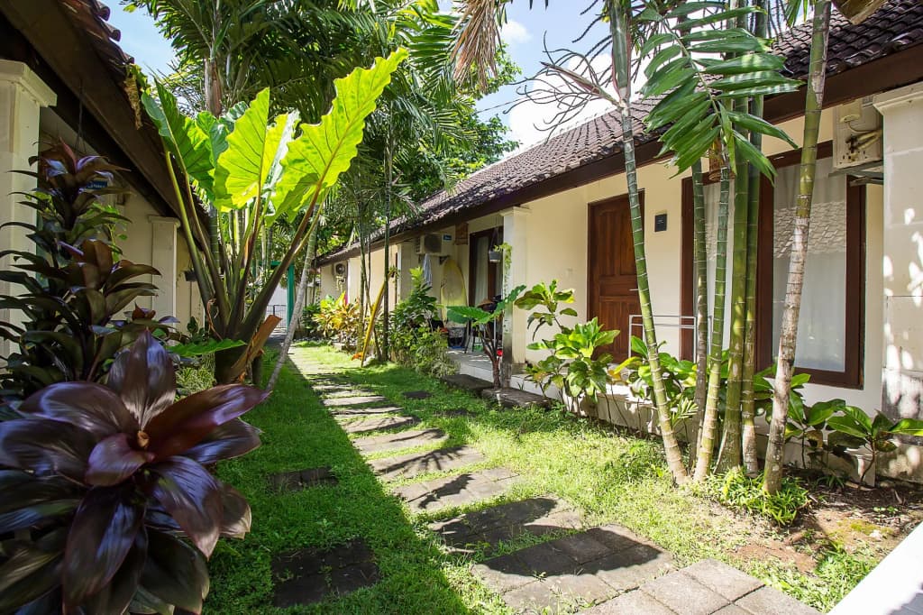 Umanede Jimbaran Guesthouse - photo 2