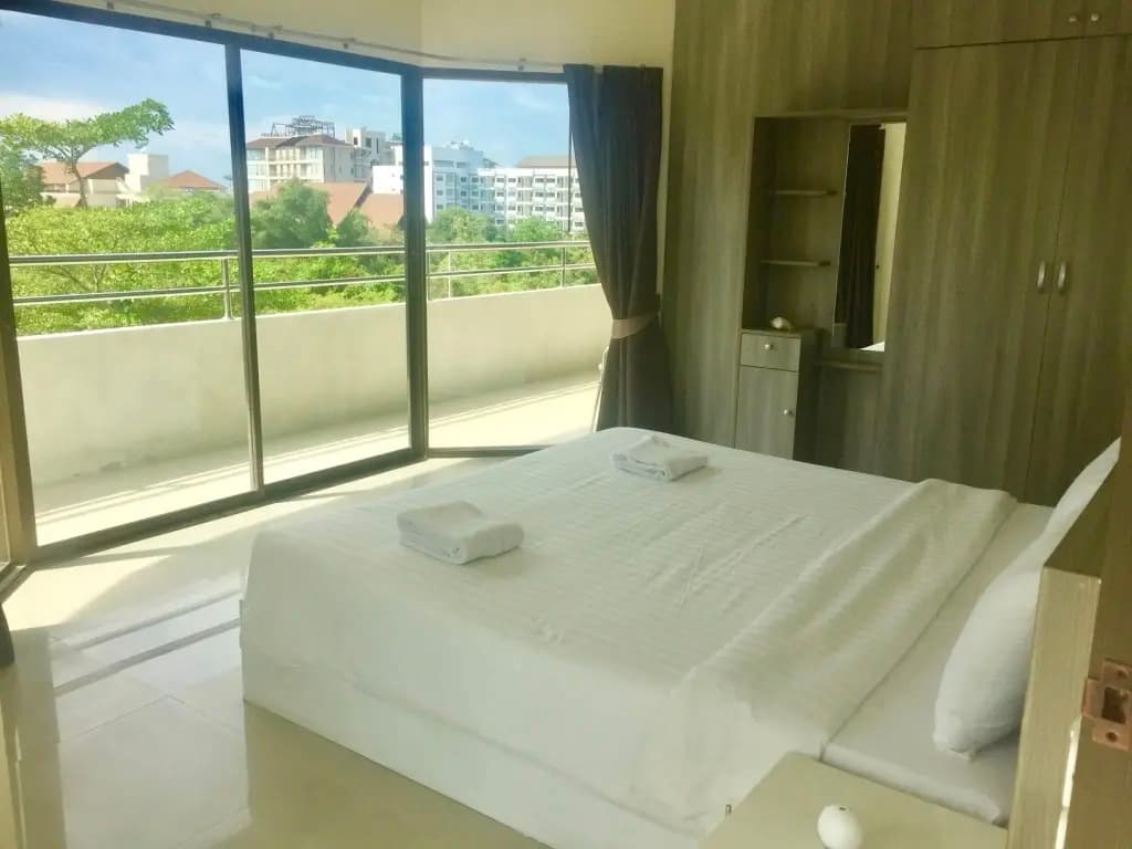 R-Con Wongamat Apartments - photo 1