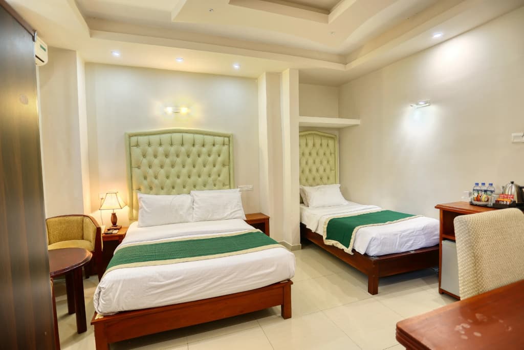 Lazaani Hotel Colombo - photo 16