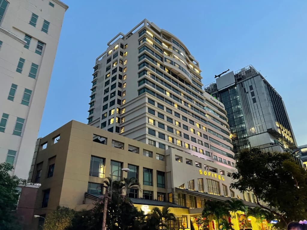 Sofitel Saigon Plaza Hotel - photo 1