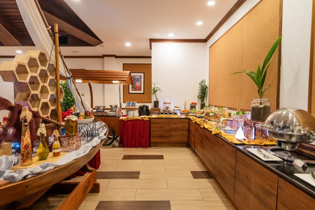 Hulhule Island Hotel - photo 34
