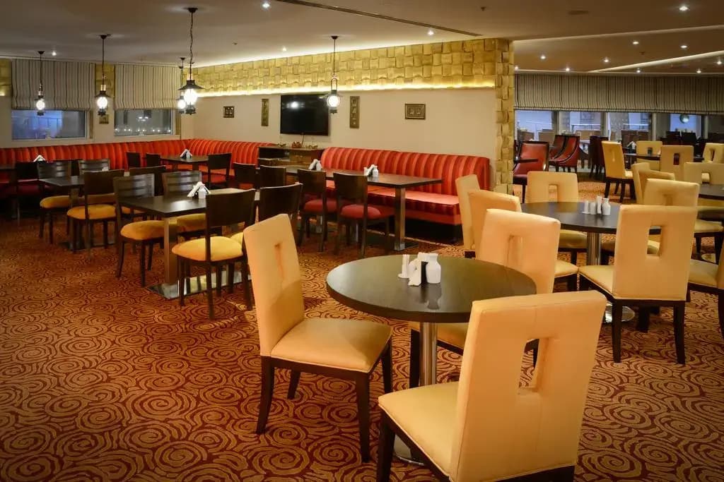 Golden Ocean Hotel - photo 2