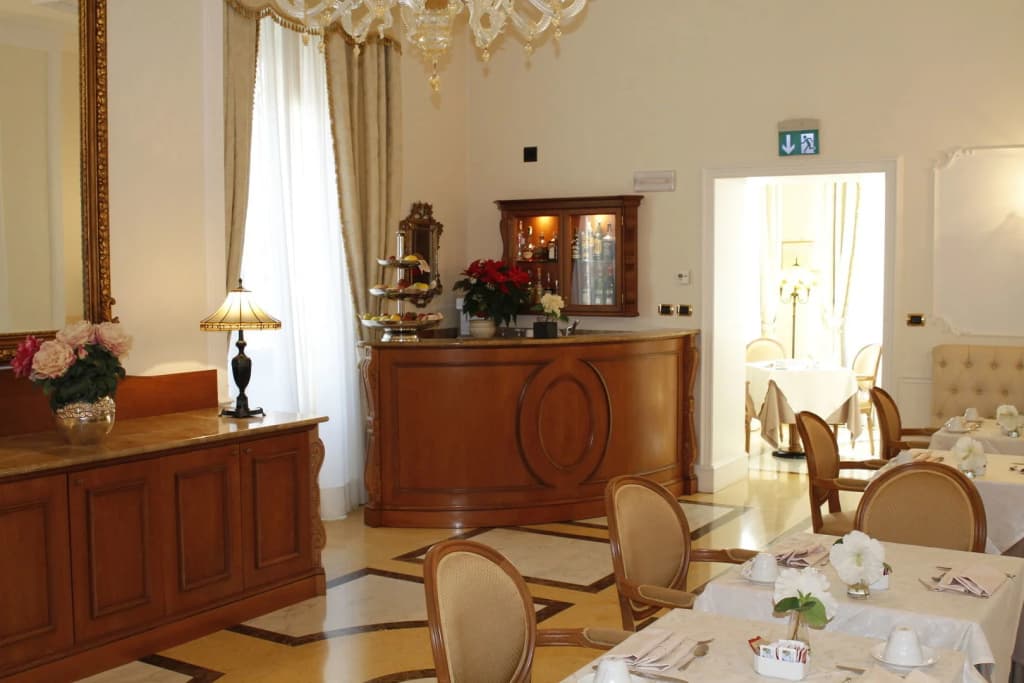 Hotel Villa Pinciana - photo 3