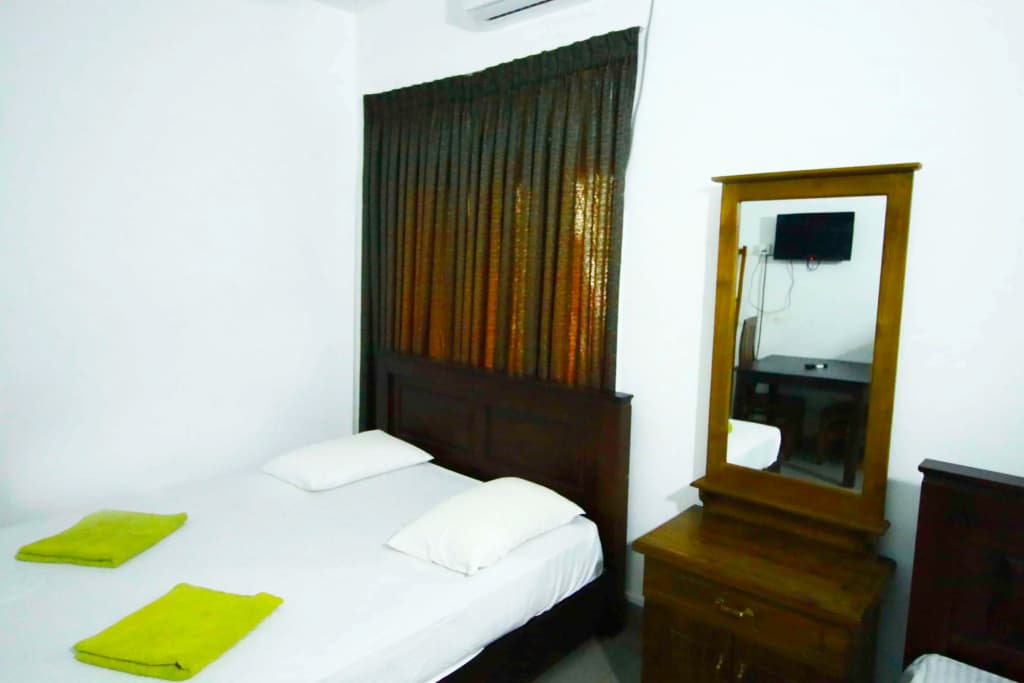 Yoho Solid Polhengoda Hotel - photo 13