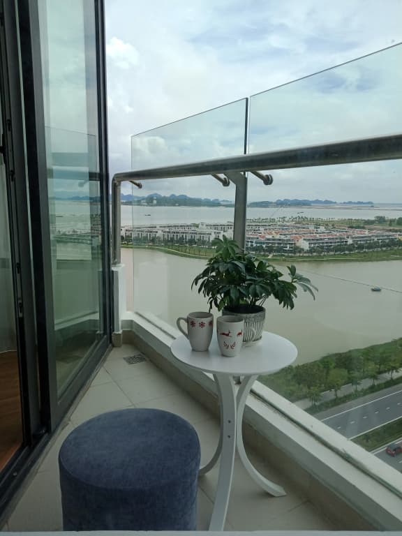 La mer Halong Apartments - photo 1
