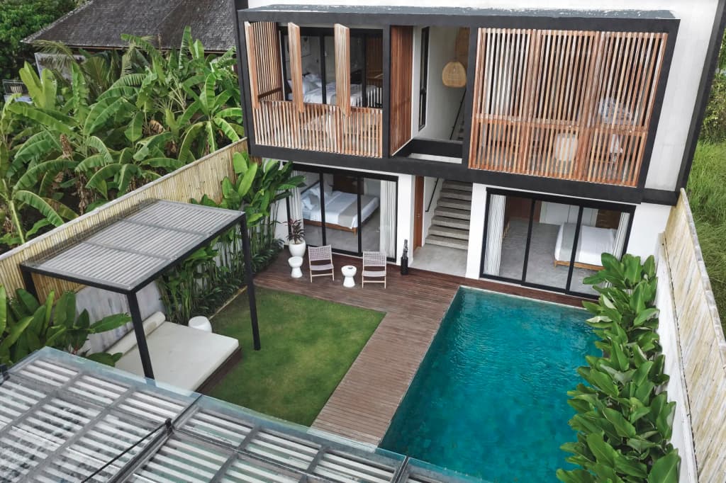 4 BR Berawa 5 min Walk Beach Enclosed Living Room Villa - photo 8