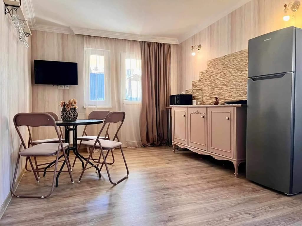 Dianas Apartments - photo 1