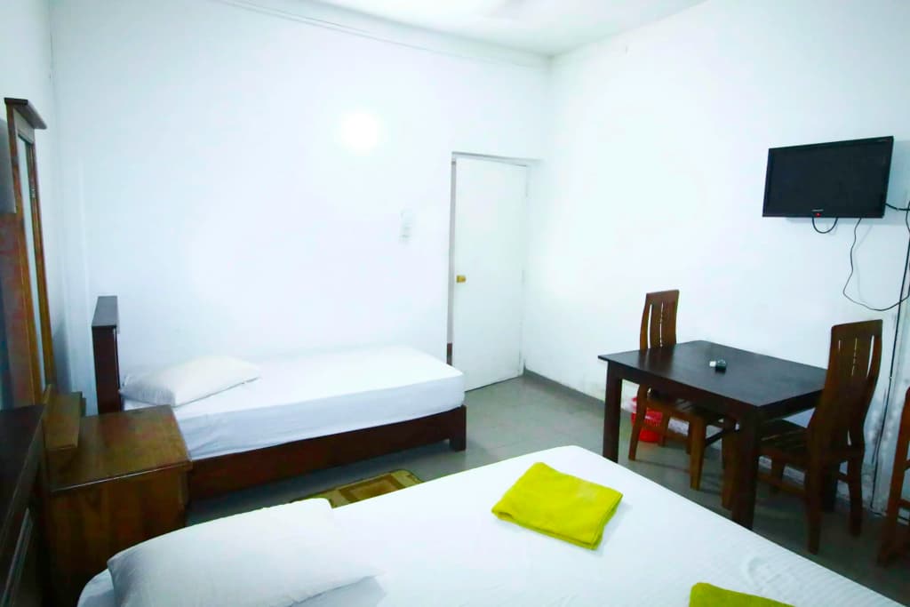 Yoho Solid Polhengoda Hotel - photo 11