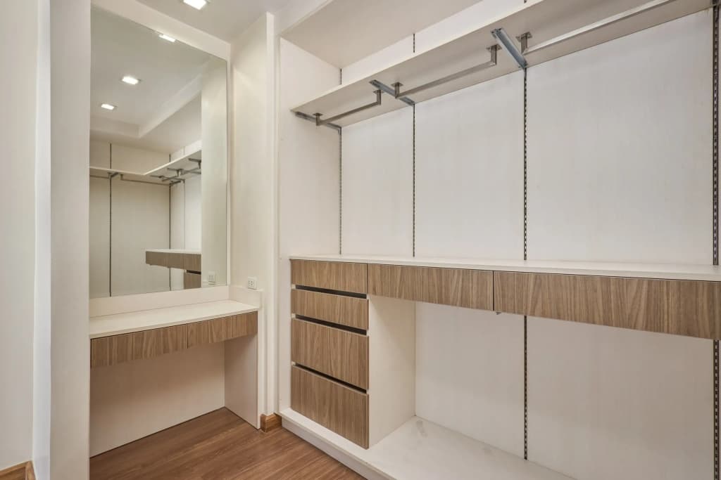 Townhouse Laguna Park 65/124 Apartments - photo 22