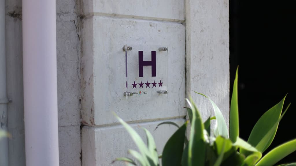 Hotel Valverde Lisboa Hotel & Garden - photo 4