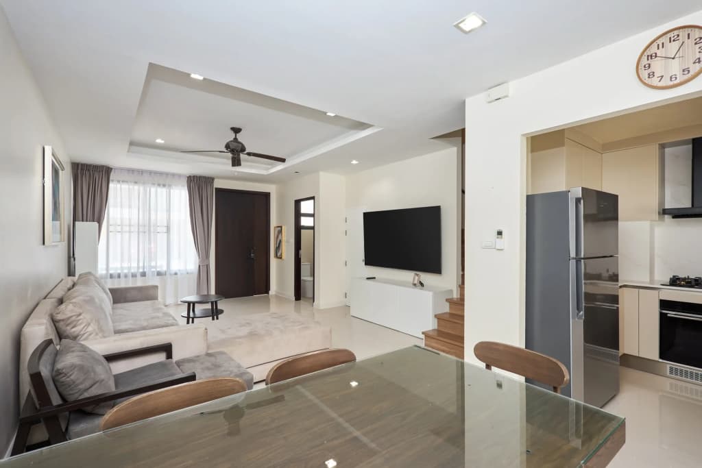 Townhouse Laguna Park 65/124 Apartments - photo 12