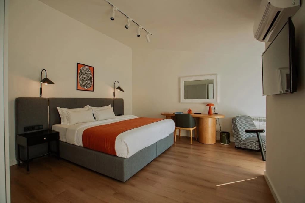 Artifact Apart Hotel - photo 2